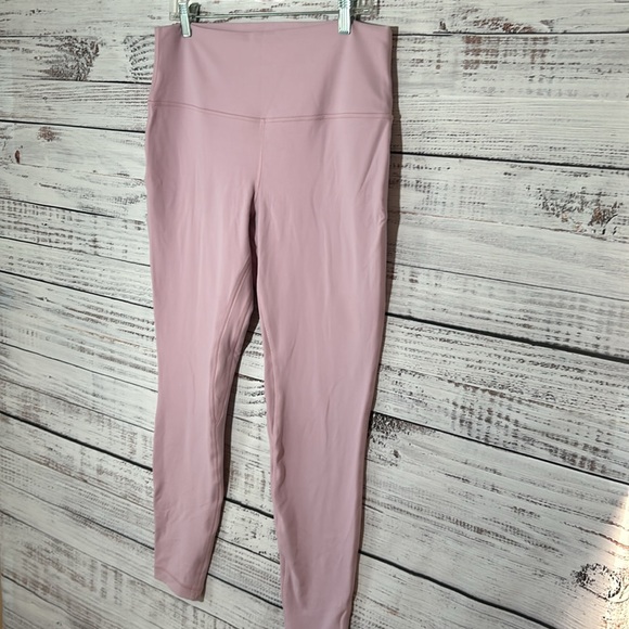 Lululemon Align High-Rise Pant 28"
Pink Peony Size 14 - Picture 12 of 16
